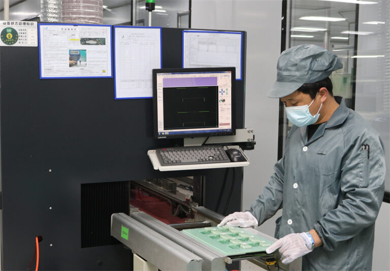 22.自动三防漆喷涂机